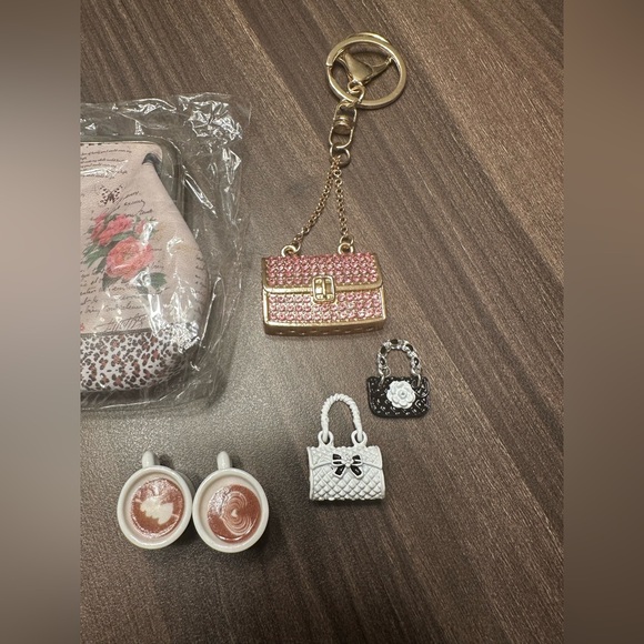 Adorable bundle - Picture 3 of 6